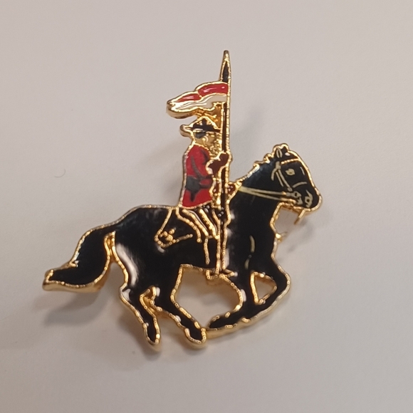 Royal Canadian Mounted Police RCMP Horse Lapel Pin - Picture 1 of 4
